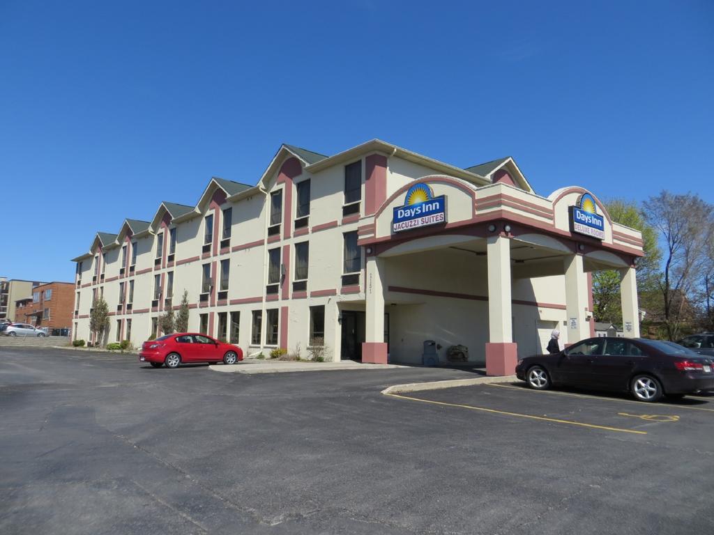 Days Inn By Wyndham Toronto East Lakeview Exterior foto