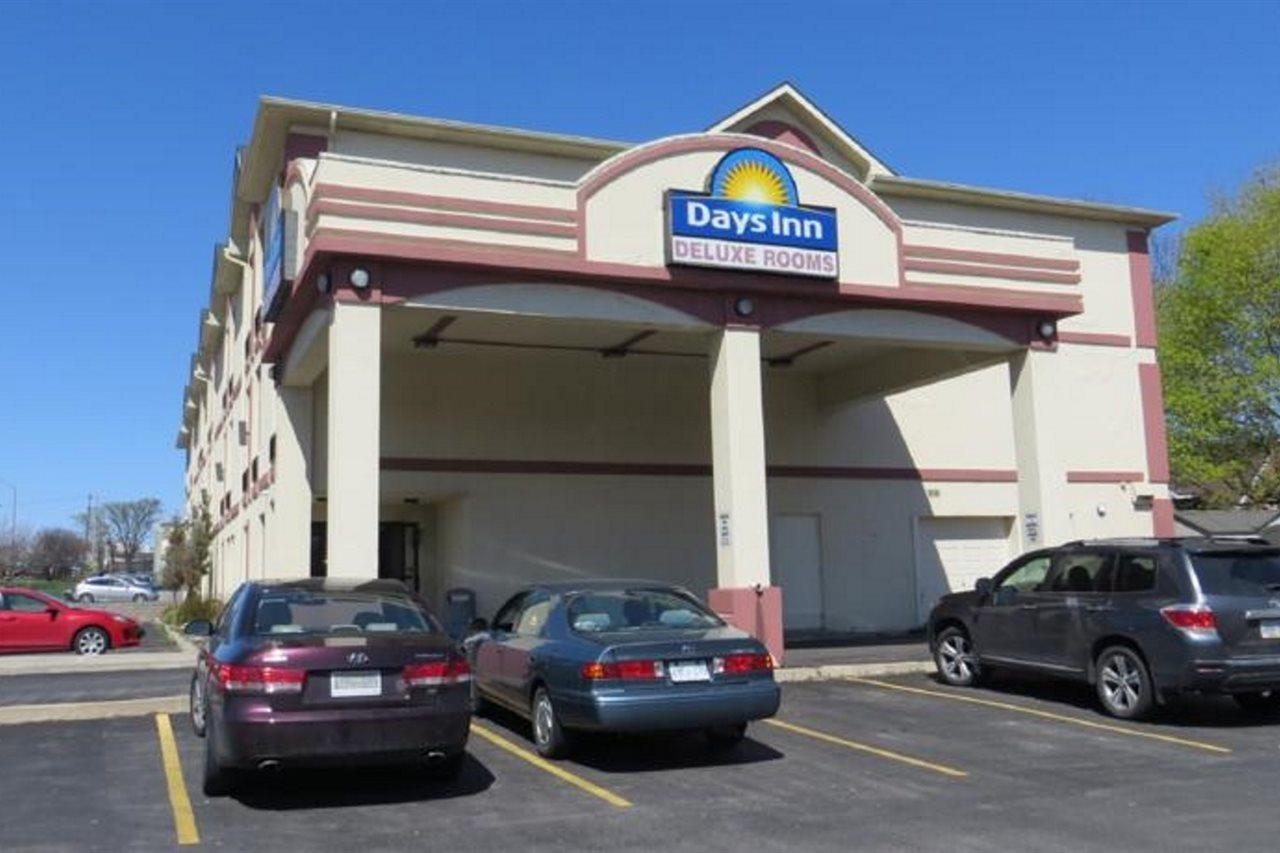 Days Inn By Wyndham Toronto East Lakeview Exterior foto